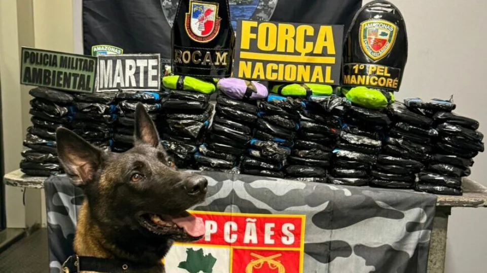 Três homens são presos com mais de 100 kg de pasta-base de cocaína em embarcação no Amazonas