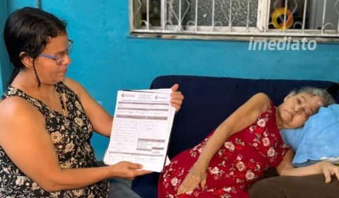 “Estamos correndo contra o tempo para conseguir a biópsia da minha mãe”, diz filha de paciente oncológica em Manaus