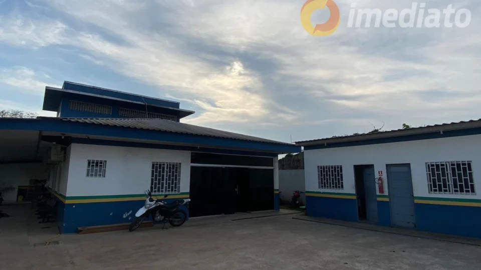 Mulher é presa após deixar filho de 4 anos sozinho em casa em Nova Olinda do Norte