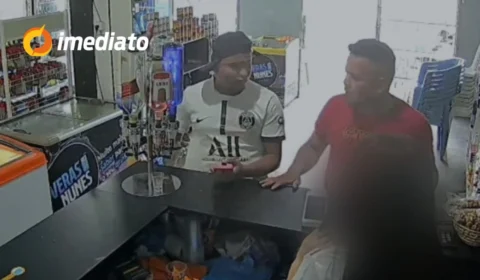 VEJA VÍDEO: Bandidos armados se passam por clientes e assaltam estabelecimento no bairro Novo Aleixo