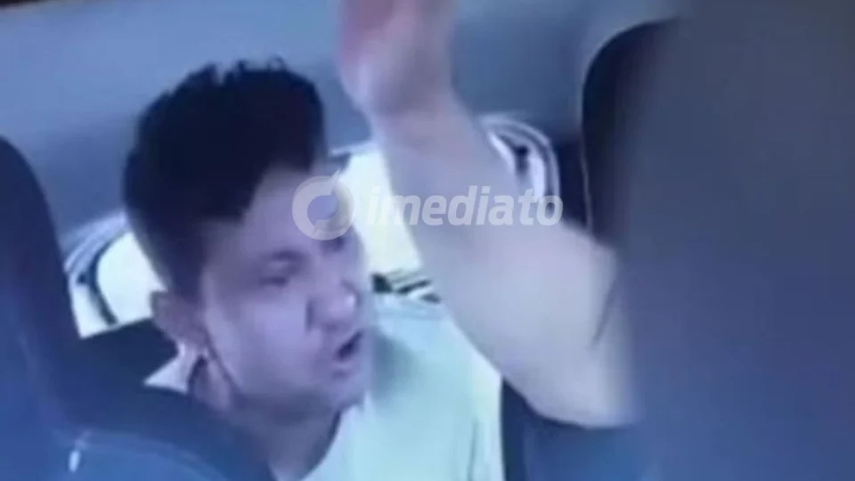 Veja vídeo: Motorista de aplicativo é atacado com facão por passageiro durante corrida em Toledo, no Paraná