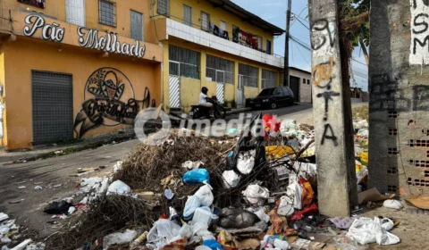 Lixeira viciada provoca transtornos a moradores e comerciantes do Jorge Teixeira
