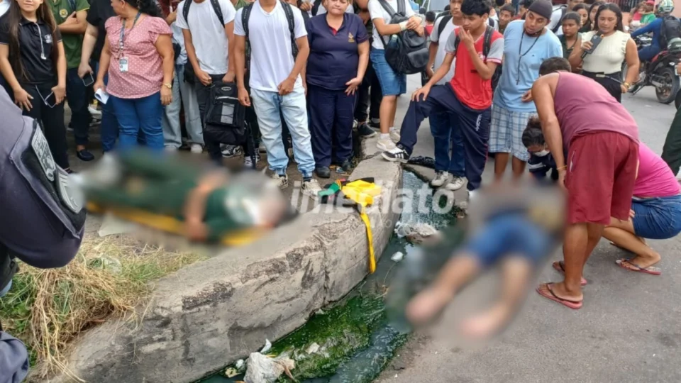 Adolescente e jovem ficam feridos em acidente envolvendo BMW de influenciador digital e motocicleta no bairro Jorge Teixeira