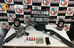 Veja o que aconteceu: Casal é preso em flagrante com fuzil e espingarda em residência no bairro Cidade de Deus