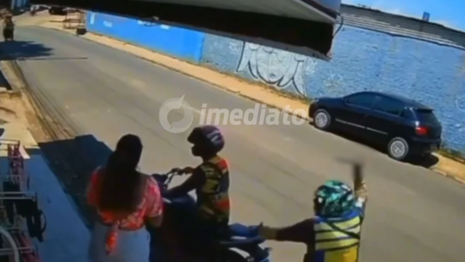 Mototaxista é esfaqueado por colega durante disputa por passageiros em Tefé