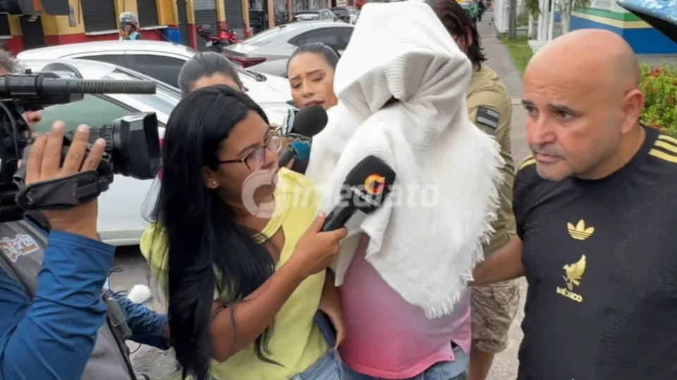 Veja o vídeo: Idoso que cometeu ato indecente em UBS permanece em silêncio ao ser levado para audiência de custódia