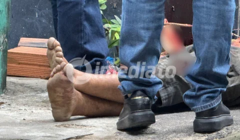 Veja o vídeo: População revoltada mata homem a pedradas e pauladas por suspeita de abuso contra criança no Japiim