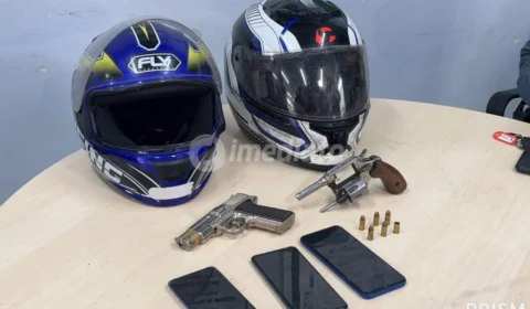 Veja o vídeo: Bandidos armados em moto trocam tiros com a PM, um morre e o outro consegue fugir no Alvorada