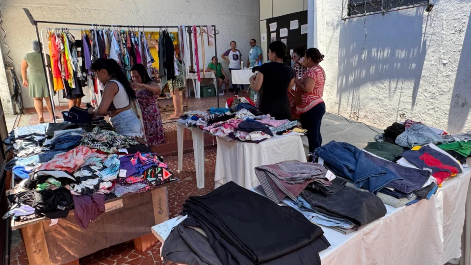 Veja o vídeo: Bazar Solidário arrecada fundos para manutenção de abrigo de idosos em Manaus