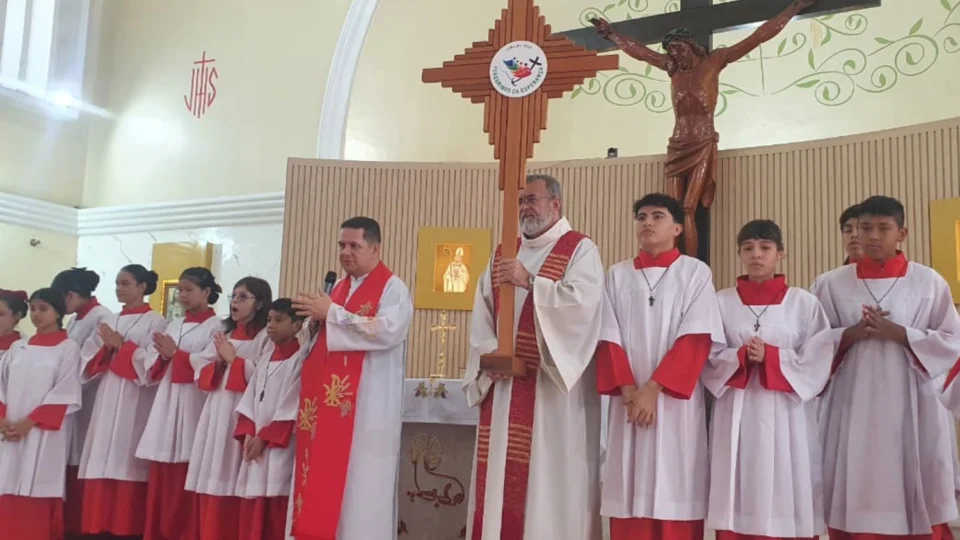 Veja o vídeo: Fiéis atravessam a Porta Santa em Manaus e renovam esperança em Cristo