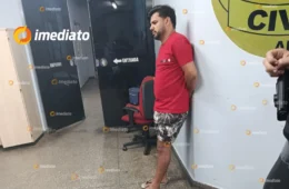 VÍDEO: Homem com mandado de prisão em aberto é preso durante patrulhamento na Zona Leste de Manaus