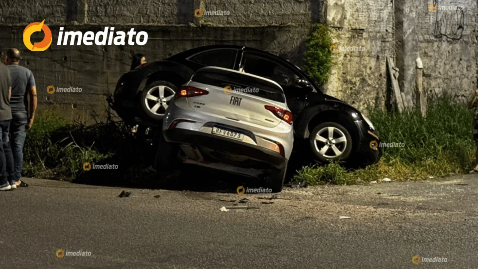 Colisão grave entre Fusca e Fiat Argo causa prejuízos materiais no bairro Novo Aleixo, em Manaus