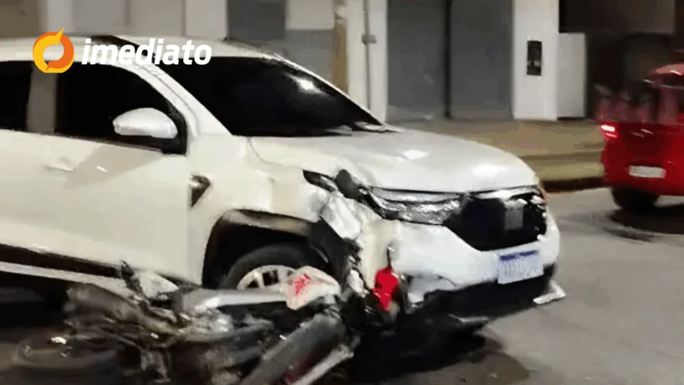 VÍDEO: Motociclista fica gravemente ferido em colisão com carro na Avenida Padre Anchieta, em Boa Vista