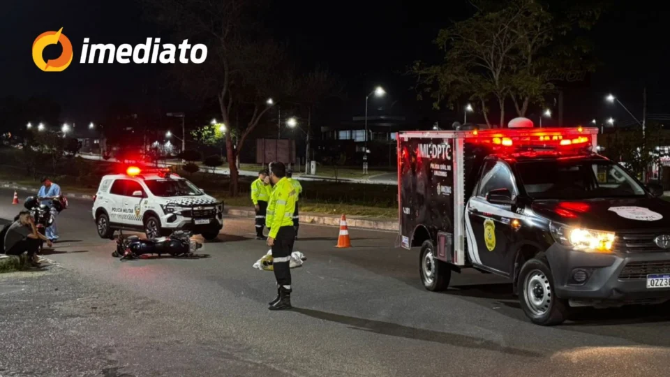 Motociclista morre após colidir com carro e ser atingido por outra moto na Avenida das Torres