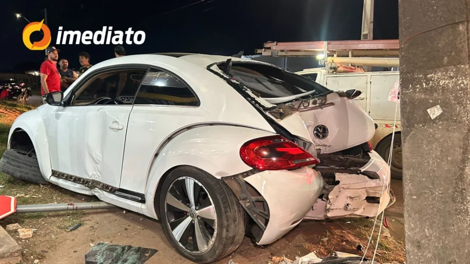 Colisão entre veículos deixa motorista ferido na Avenida Centenário, em Boa Vista