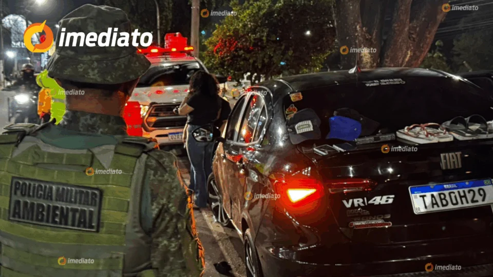 VEJA VÍDEO: Motorista de aplicativo bate carro contra árvore para fugir de sequestro na Avenida Torquato Tapajós