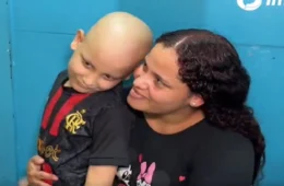 Pequeno Moisés faz exame após mãe conseguir ajuda em vaquinha em Manaus