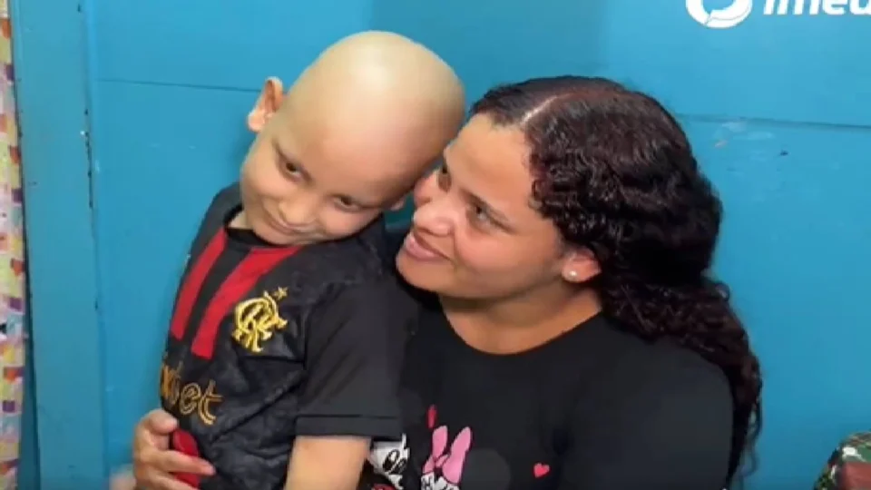 Pequeno Moisés faz exame após mãe conseguir ajuda em vaquinha em Manaus