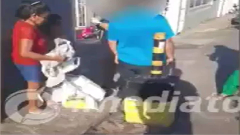 VEJA VÍDEO: Mulher sofre constrangimento em supermercado no bairro Flores