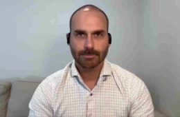 Presidente da Câmara veta indicação de Eduardo Bolsonaro à liderança da minoria