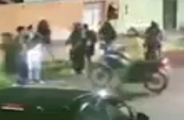 VEJA: Assalto a jovens é registrado por câmeras de segurança no Petrópolis