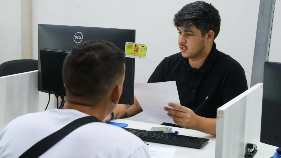 Sine Amazonas oferece 143 vagas de emprego para segunda-feira (08) em Manaus