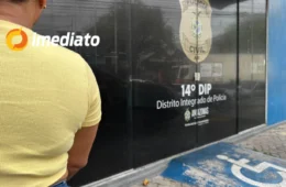 Idoso tarado passa mão nas partes íntimas de mulher no ônibus 640 em Manaus