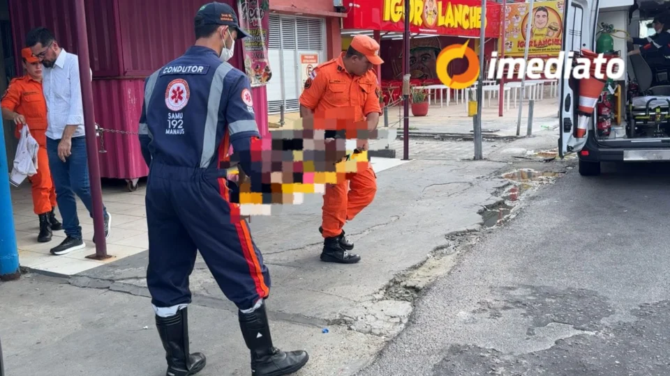 Morador de rua fica gravemente ferido ao se jogar na frente de carro na Avenida Codajás, bairro Cachoeirinha