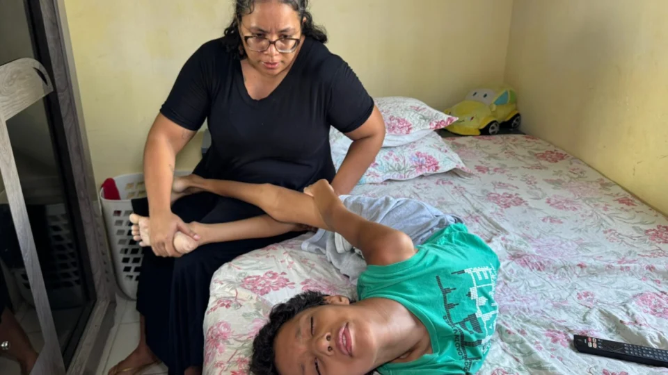 Menino de 11 Anos com Distonia Muscular pede ajuda para realizar cirurgia de R$ 500 mil