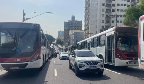 Greve dos Rodoviários paralisa coletivos em Manaus pela segunda vez e causa caos na mobilidade urbana