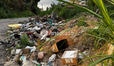 Moradores do Novo Aleixo denunciam lixo e falta de infraestrutura em ruas do bairro