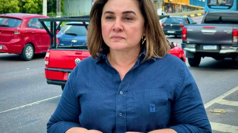 Maria do Carmo critica caos no trânsito de Manaus e propõe BRT e VLT como soluções para mobilidade urbana