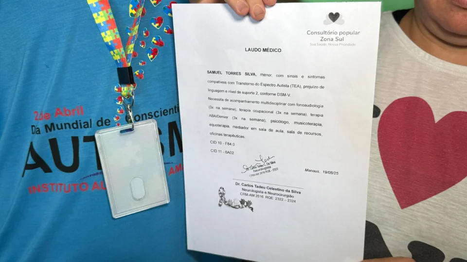 Mãe de adolescente autista enfrenta burocracia para conseguir carteirinha de identificação de autista em Manaus