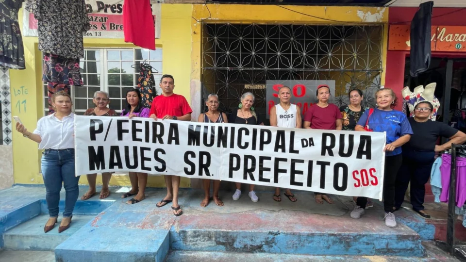 Feirantes da rua Maués reivindicam local adequado e solução para impasse com terreno