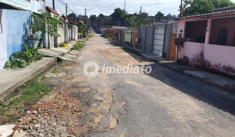 Moradores denunciam falta de pavimentação na Rua Otoniel Alencar, bairro Colônia Terra Nova