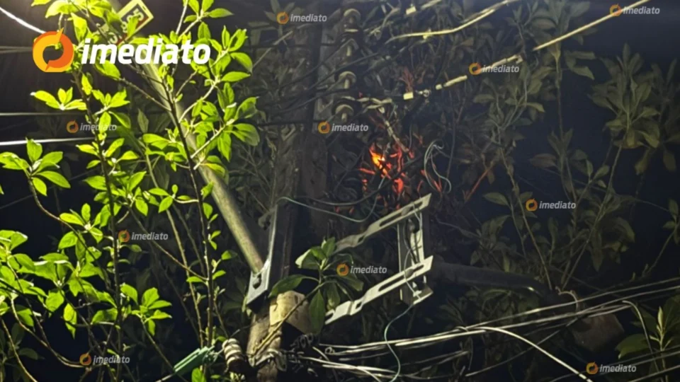 Moradores do bairro Petrópolis reclamam das constantes quedas de energia e da falta de resposta da concessionária