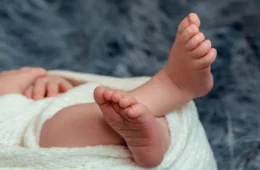 Bebê de 8 meses morre asfixiado após negligência dos responsáveis em Boa Vista