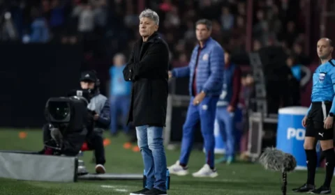 Fluminense perde por 1 a 0 para o Lanús na Argentina, mas Renato Gaúcho mantém confiança para jogo de volta no Maracanã