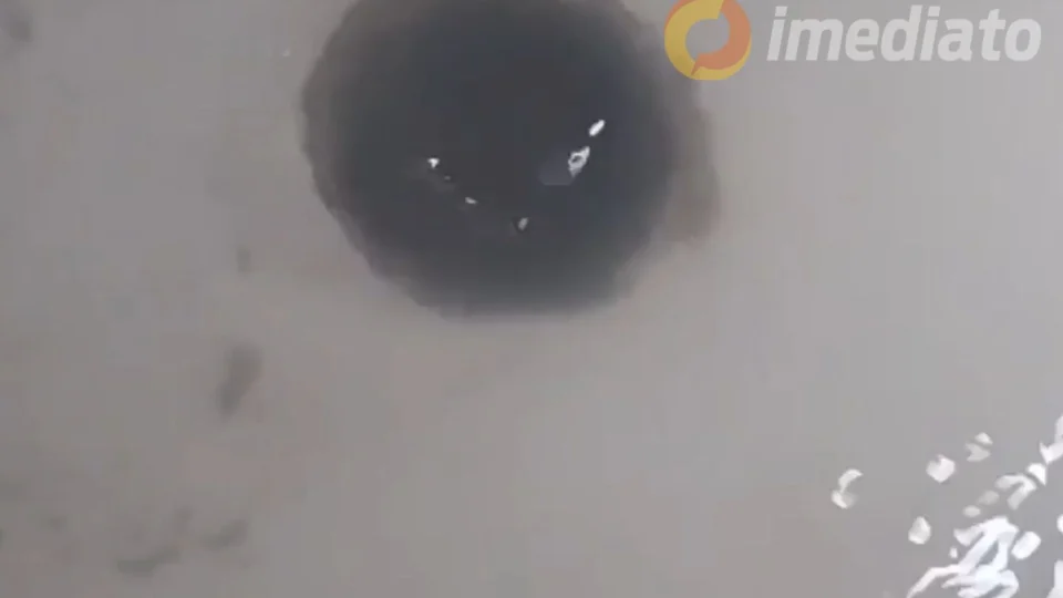 Só cocô e lama”: dona Dora relata alagação constante e pede socorro às autoridades em Manaus