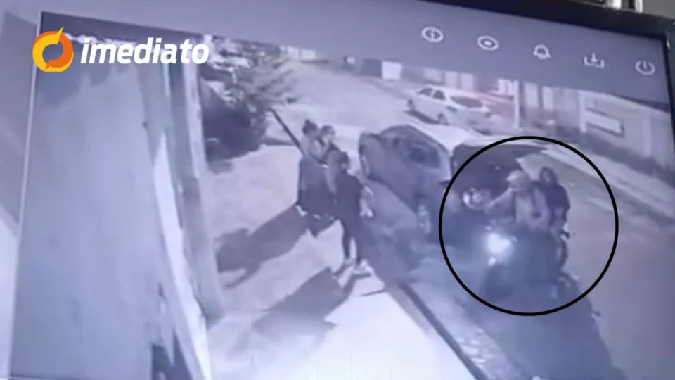 VÍDEO: Família é rendida por assaltantes armados em frente à residência no Parque das Nações, em Manaus