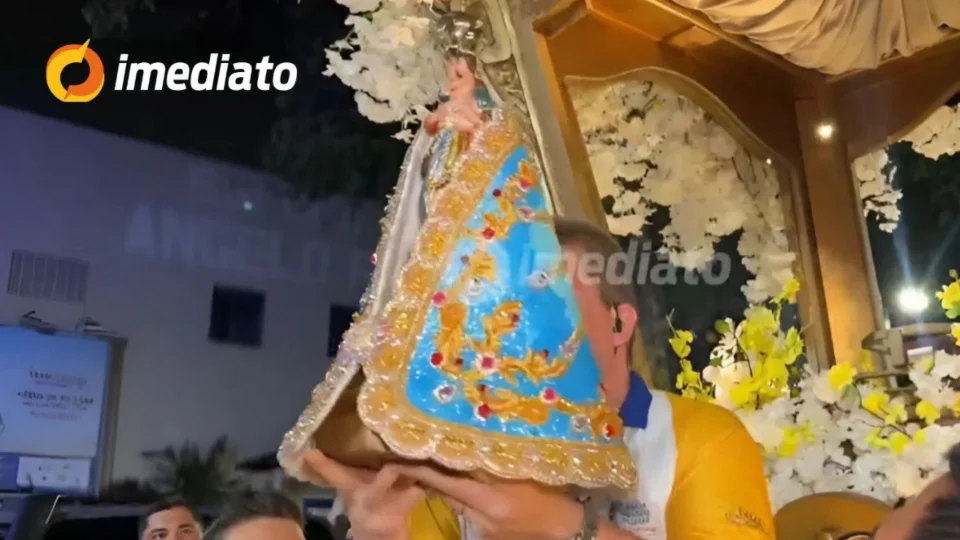 Procissão de transladação do Círio de Nazaré 2025 reúne fiéis em Manaus