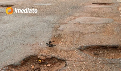 Buraqueira na Avenida São Sebastião causa prejuízos e transtornos aos motoristas em Boa Vista