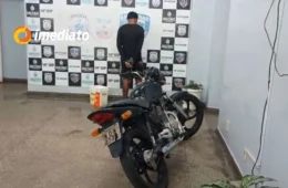 Homem é detido ao tentar furar blitz com moto roubada no bairro São José, em Manaus
