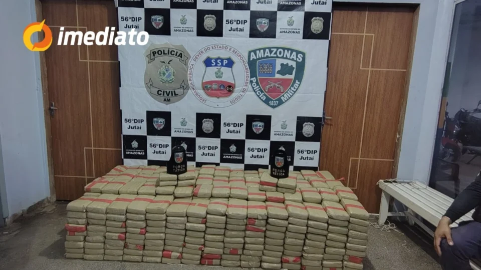 VÍDEO: Força Tática apreende cerca de 700 quilos de drogas em embarcação vinda de Jutaí, no Amazonas