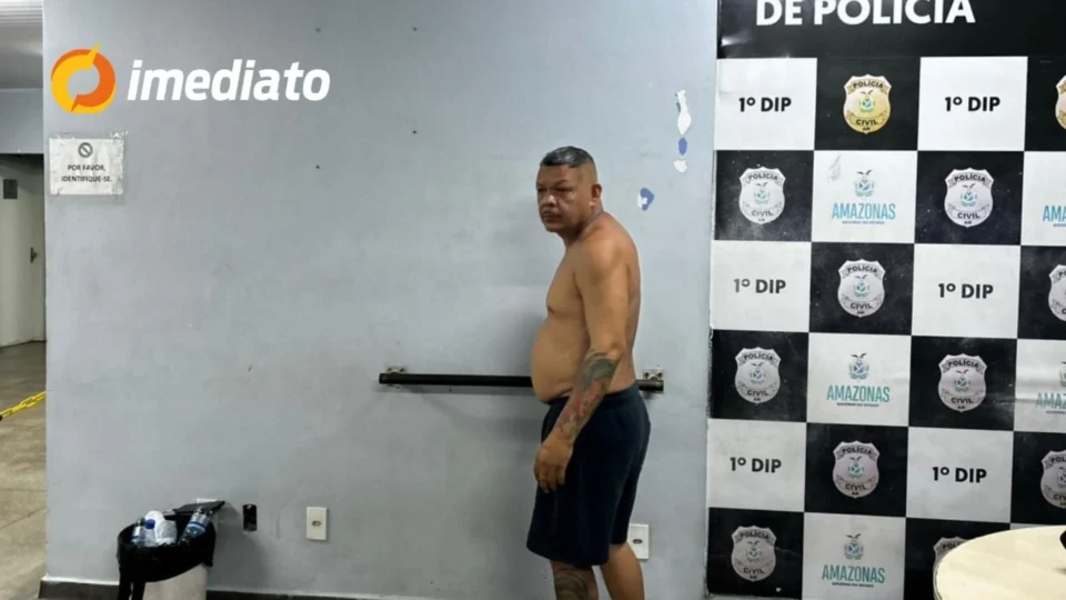 ROCAM prende ‘despachante de drogas’ após denúncia no Beco da Bomba, bairro Educandos