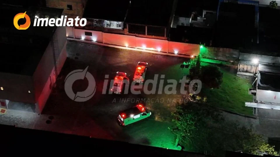 Grupo de amigos se reúne para orgia em quarto de motel e festa termina com homem ferido por gargalo de garrafa em Manaus