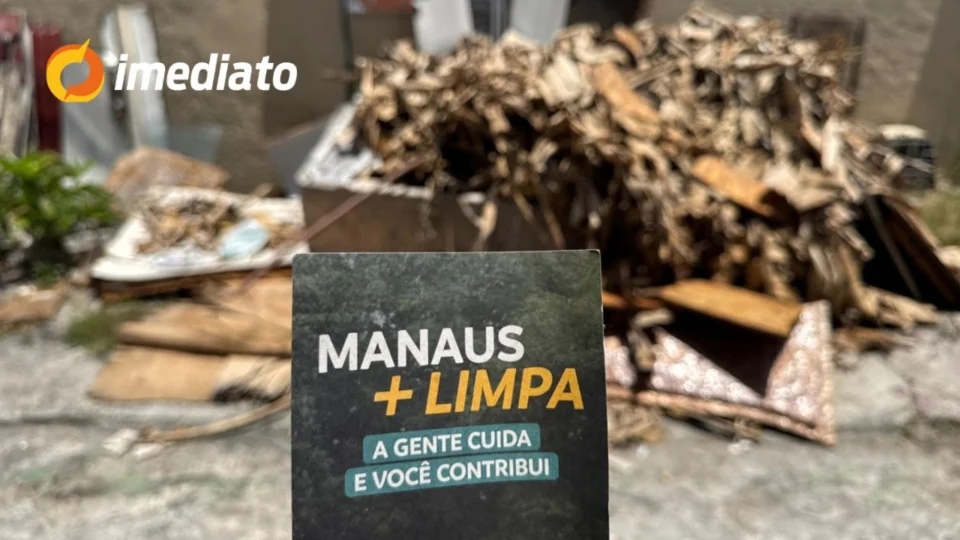 Moradora denuncia acúmulo de lixo há dois meses na rua Castro, no bairro Novo Aleixo
