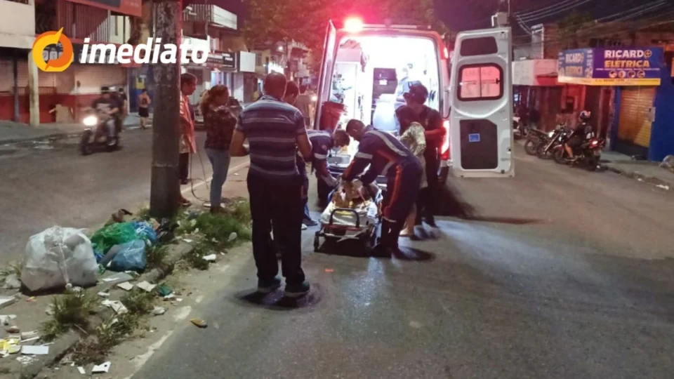 Motociclista sofre convulsão após colisão com pedestre na Rua do Fuxico, em Manaus