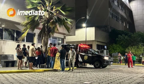 VÍDEOS: Dois jovens morrem após colisão entre motocicleta e carreta na Avenida Rodrigo Otávio