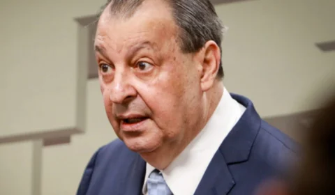 Rejeição de Omar Aziz é a maior entre todos os pré-candidatos ao governo, diz pesquisa